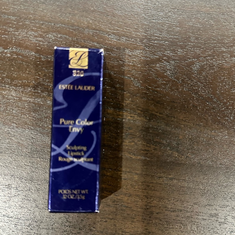 Estée Lauder Pure Color Envy Sculpting Lipstick brand new, never used. In box!